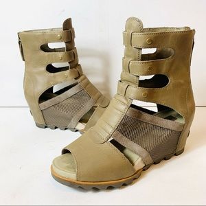 SOREL Women's Peep Toe Taupe Leather Gladiator Boot Mesh Wedge Sandals Size 10.5